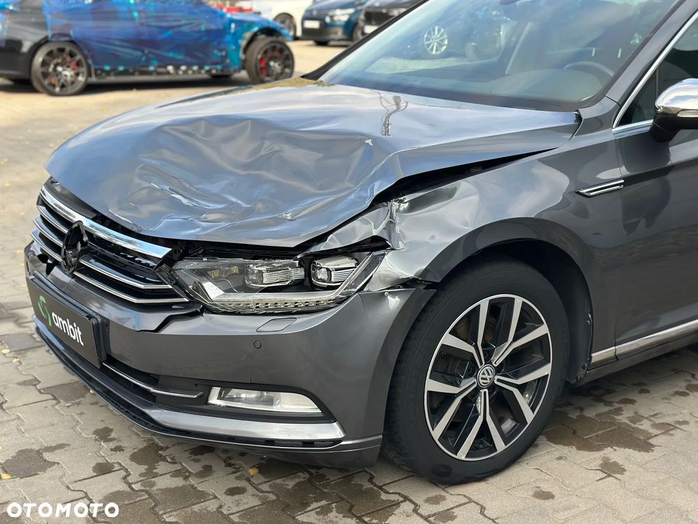Volkswagen Passat - 4
