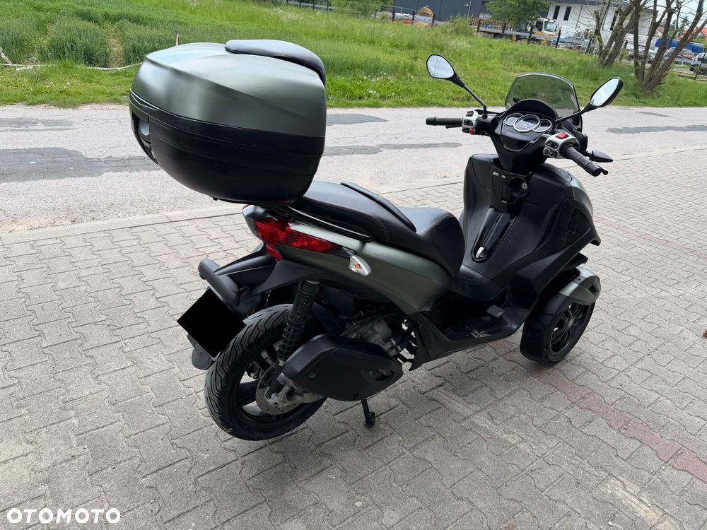 Piaggio MP-3 - 11