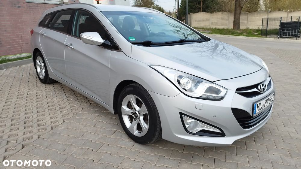 Hyundai i40 Kombi blue 1.6 Family - 24