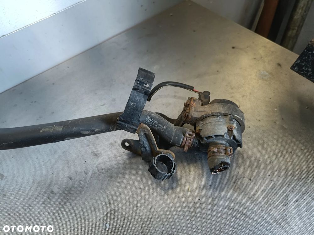 Dodatkowa pompa wody 1.6 2.0 TDI Skoda Octavia Superb Seat Leon Audi A3 VW Golf Passat 5Q0965567 - 1