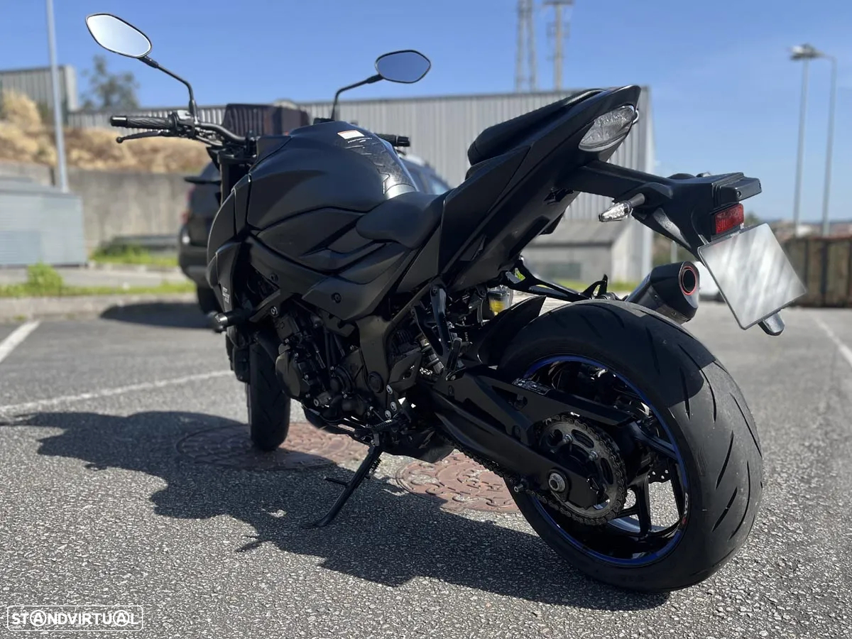 Suzuki GSX GSX 750 F - 6