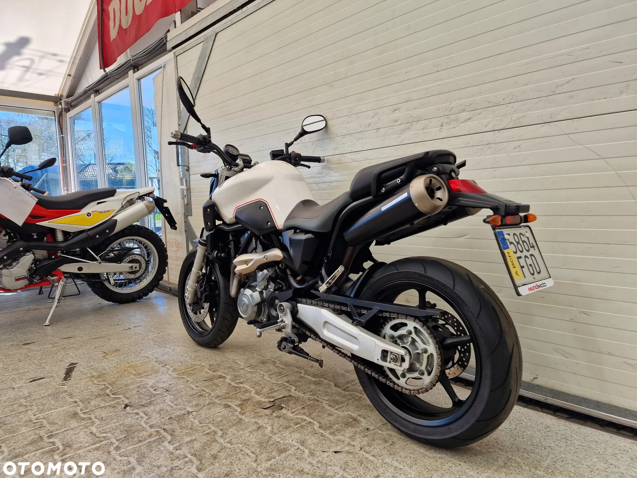 Yamaha MT - 7