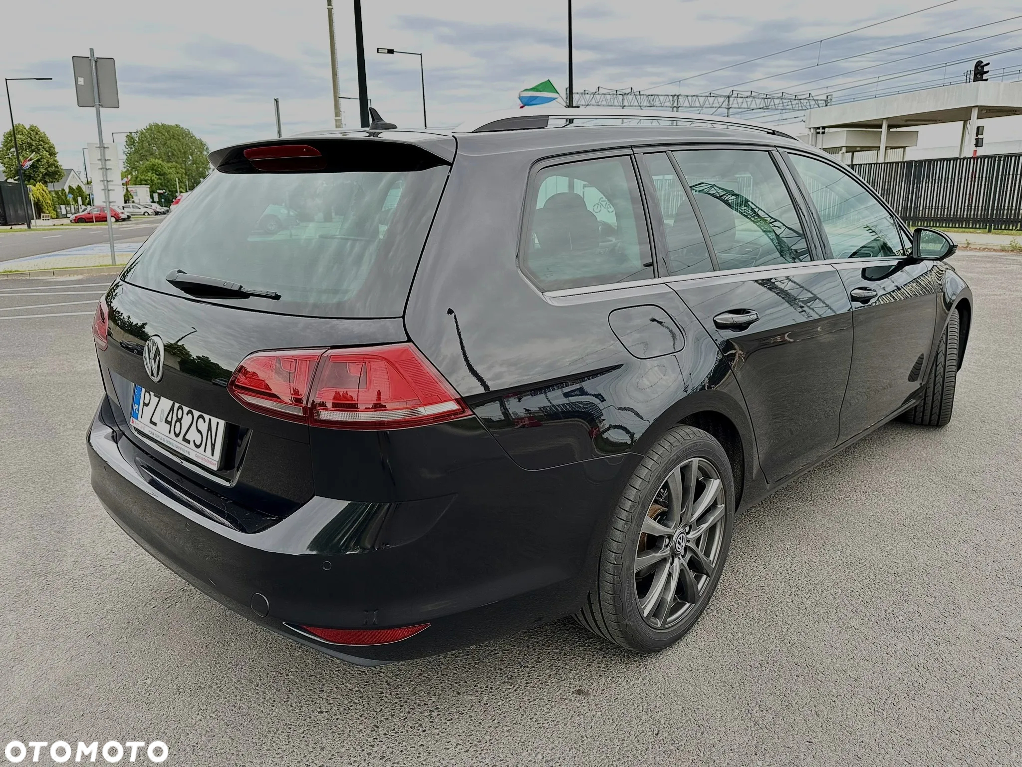 Volkswagen Golf Variant 1.6 BlueTDI DSG Trendline - 4