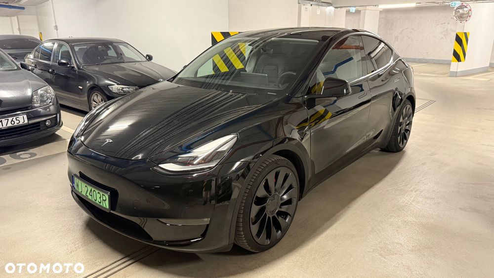 Tesla Model Y Performance AWD - 1