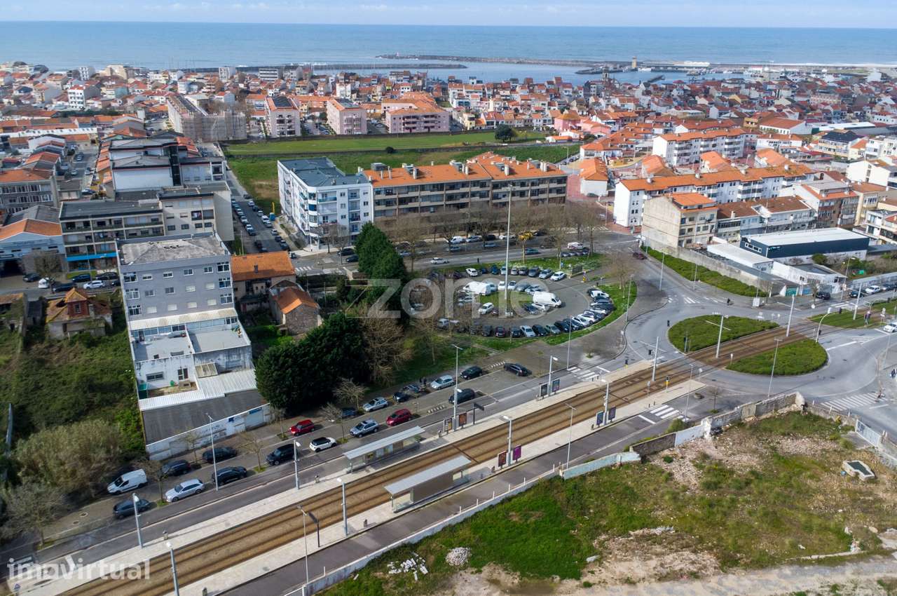 Loja com 2 frentes em plena Rua 5 de Outubro - Centro de Vila do Conde - Grande imagem: 2/23