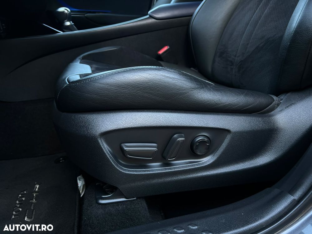 Toyota C-HR 2.0 HSD 184 CP 4x2 CVT Style - 12