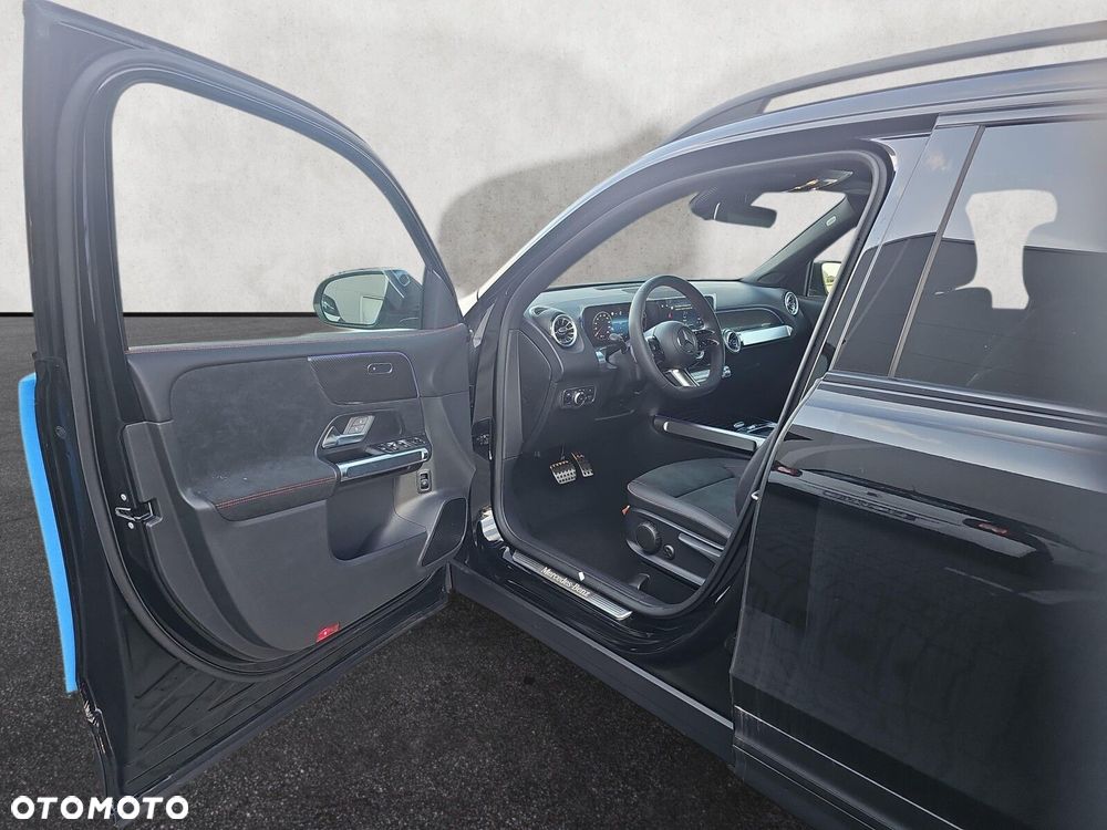Mercedes-Benz GLB - 10