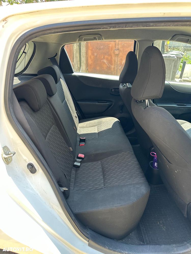 Toyota Yaris - 11