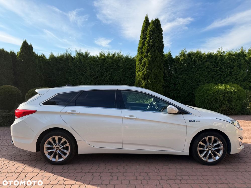 Hyundai i40 Kombi blue 1.6 Family - 6