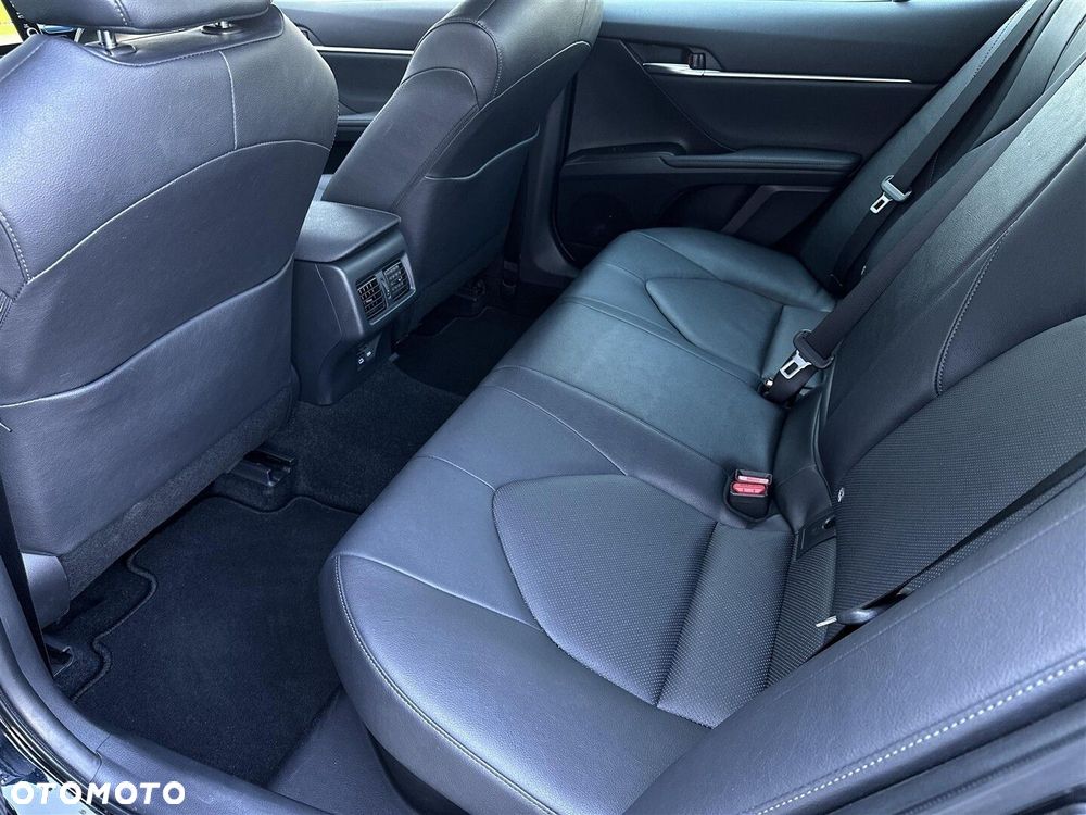 Toyota Camry 2.5 Hybrid Executive CVT - 12