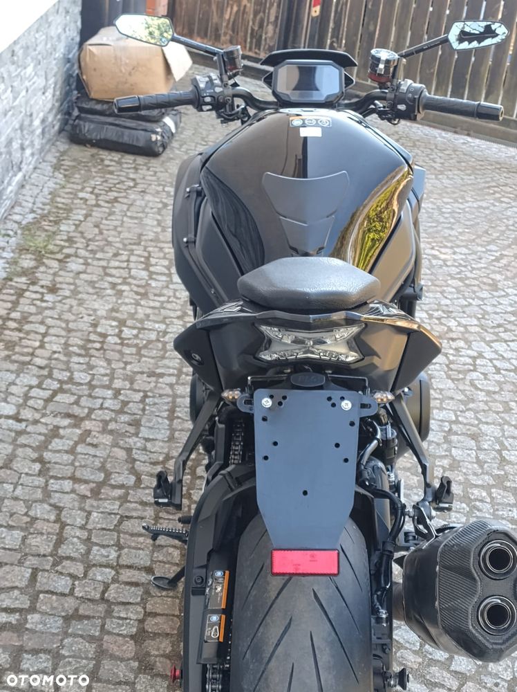 Kawasaki H2 - 8