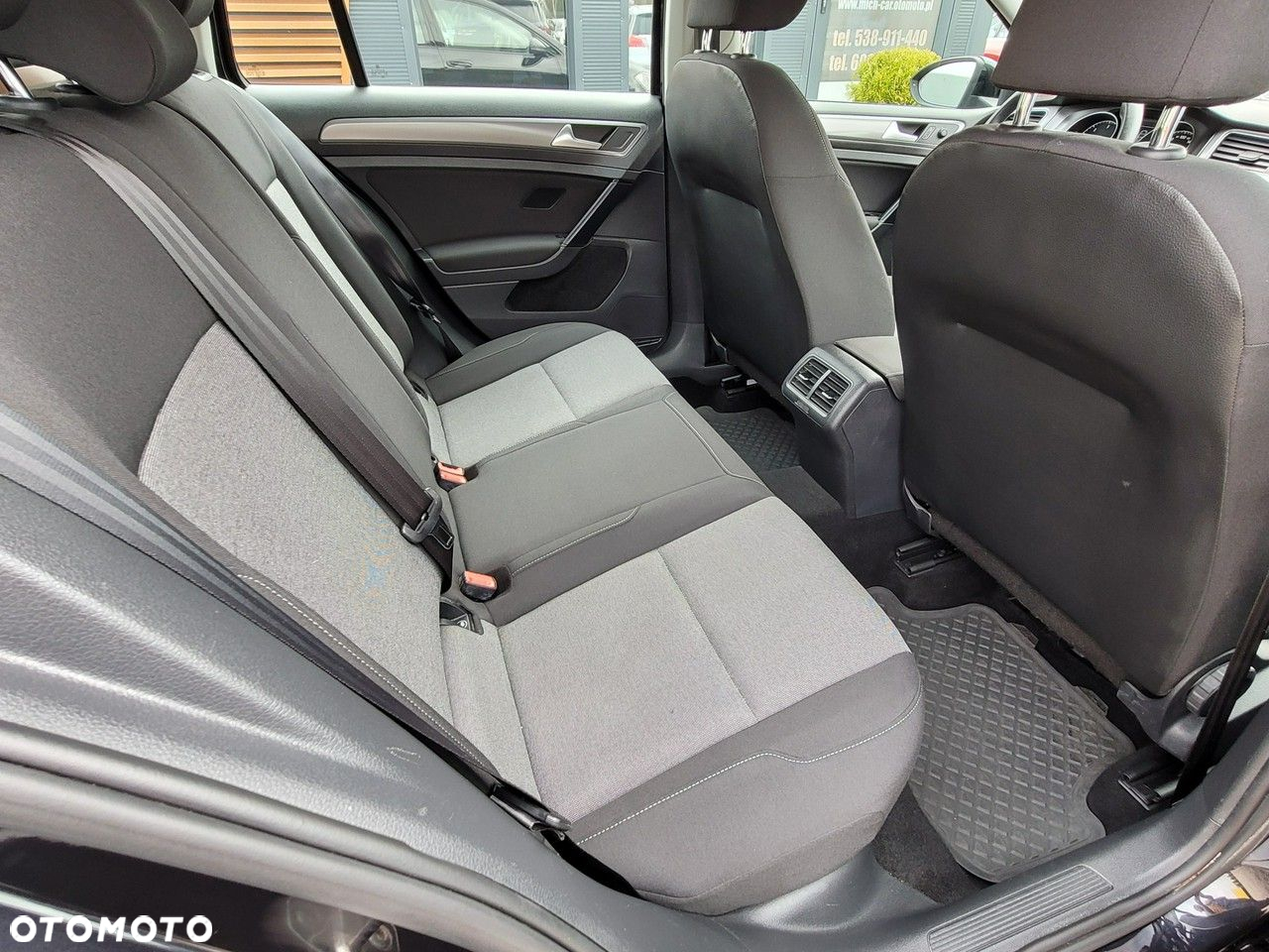 Volkswagen Golf - 6