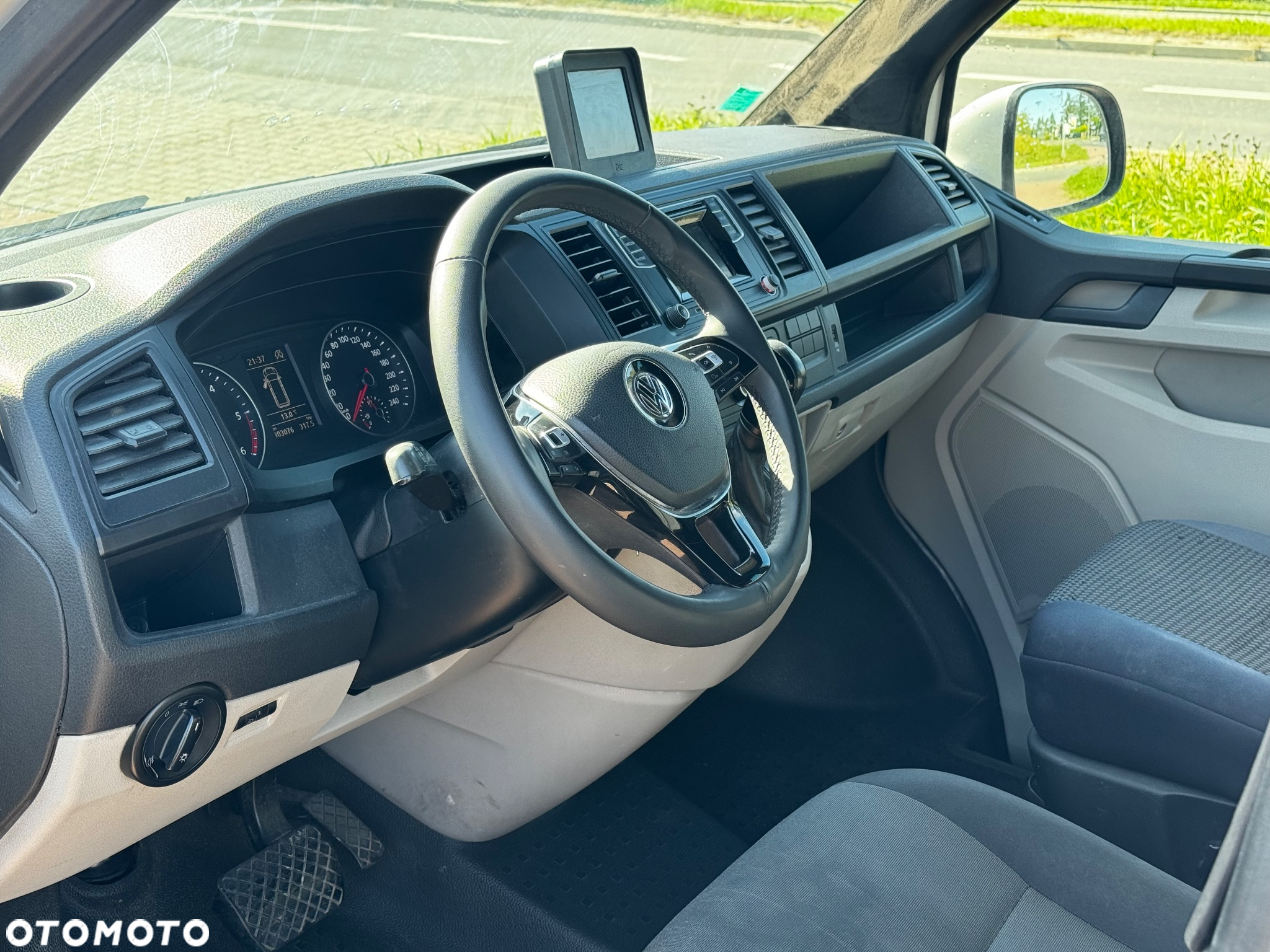 Volkswagen Transporter - 9