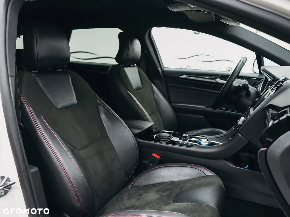 Ford Mondeo 2.0 EcoBlue ST-Line - 34