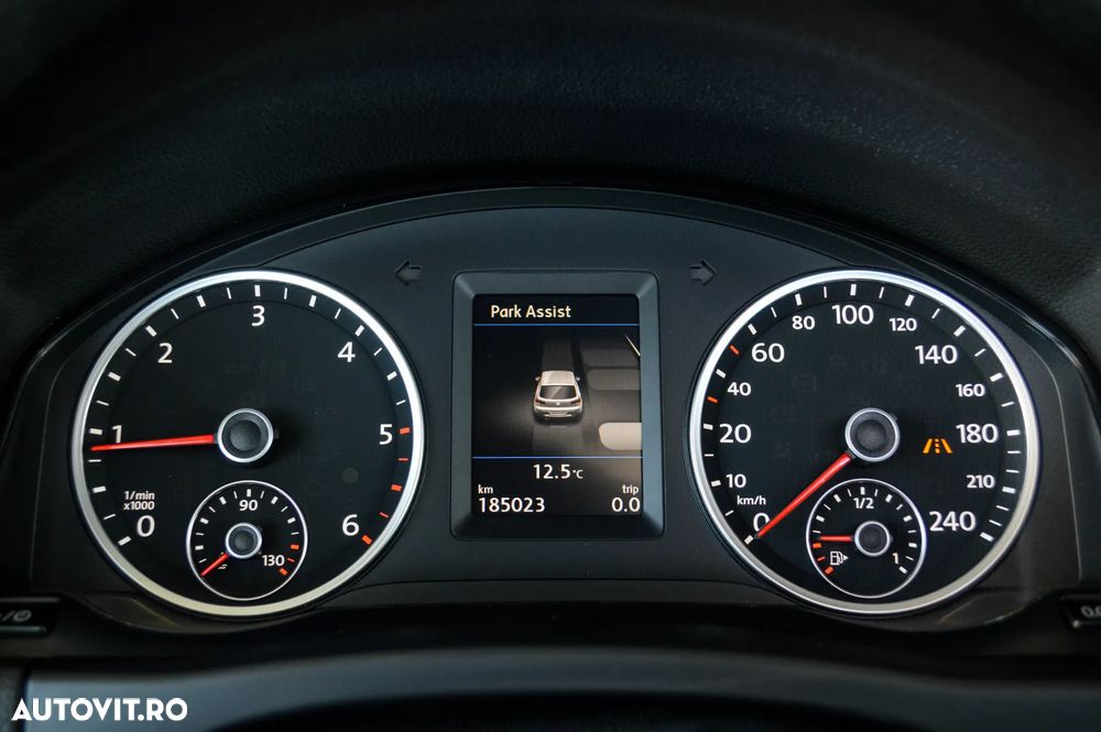 Volkswagen Tiguan 2.0 TDI DPF 4Motion BlueMotion Technology DSG Lounge Sport & Style - 12