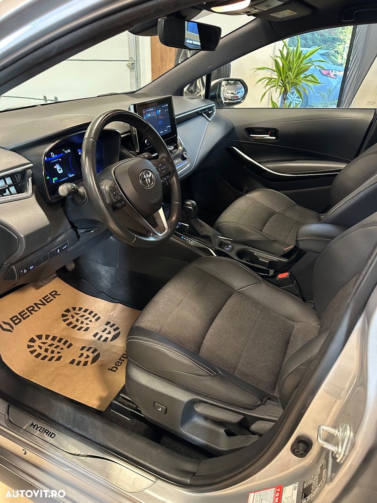 Toyota Corolla - 13