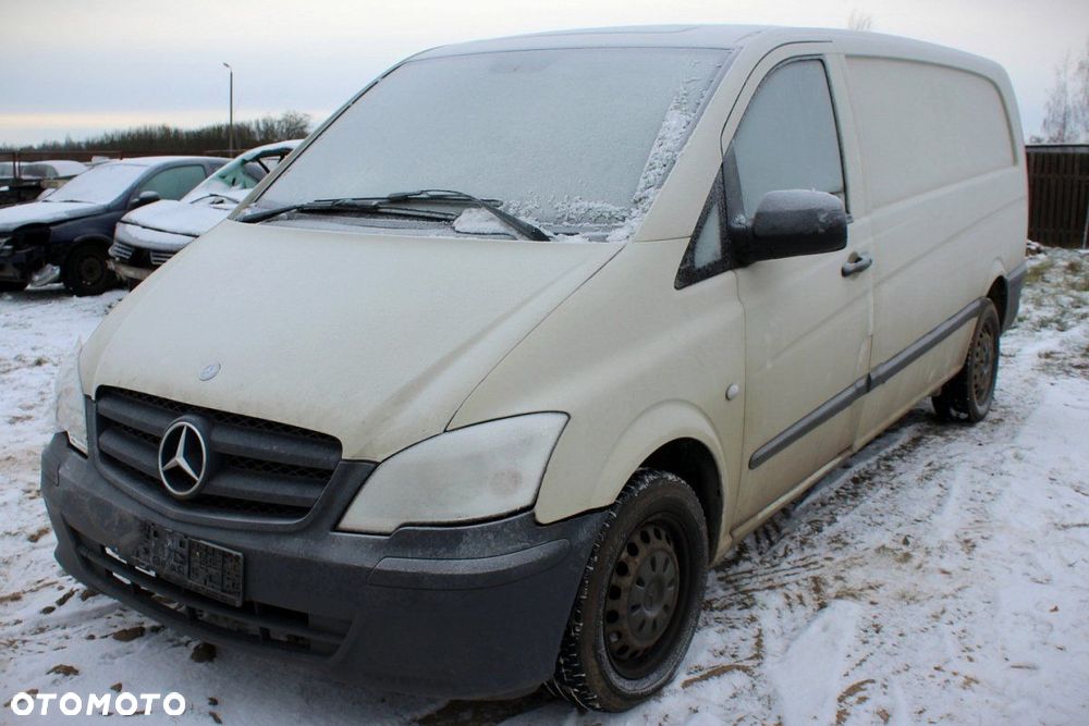 Mercedes Vito W639 2011 2.2CDI 651940 (MASKA, ZDERZAK, LAMPA, BŁOTNIK, DRZWI, SZYBA, FOTEL) - 3