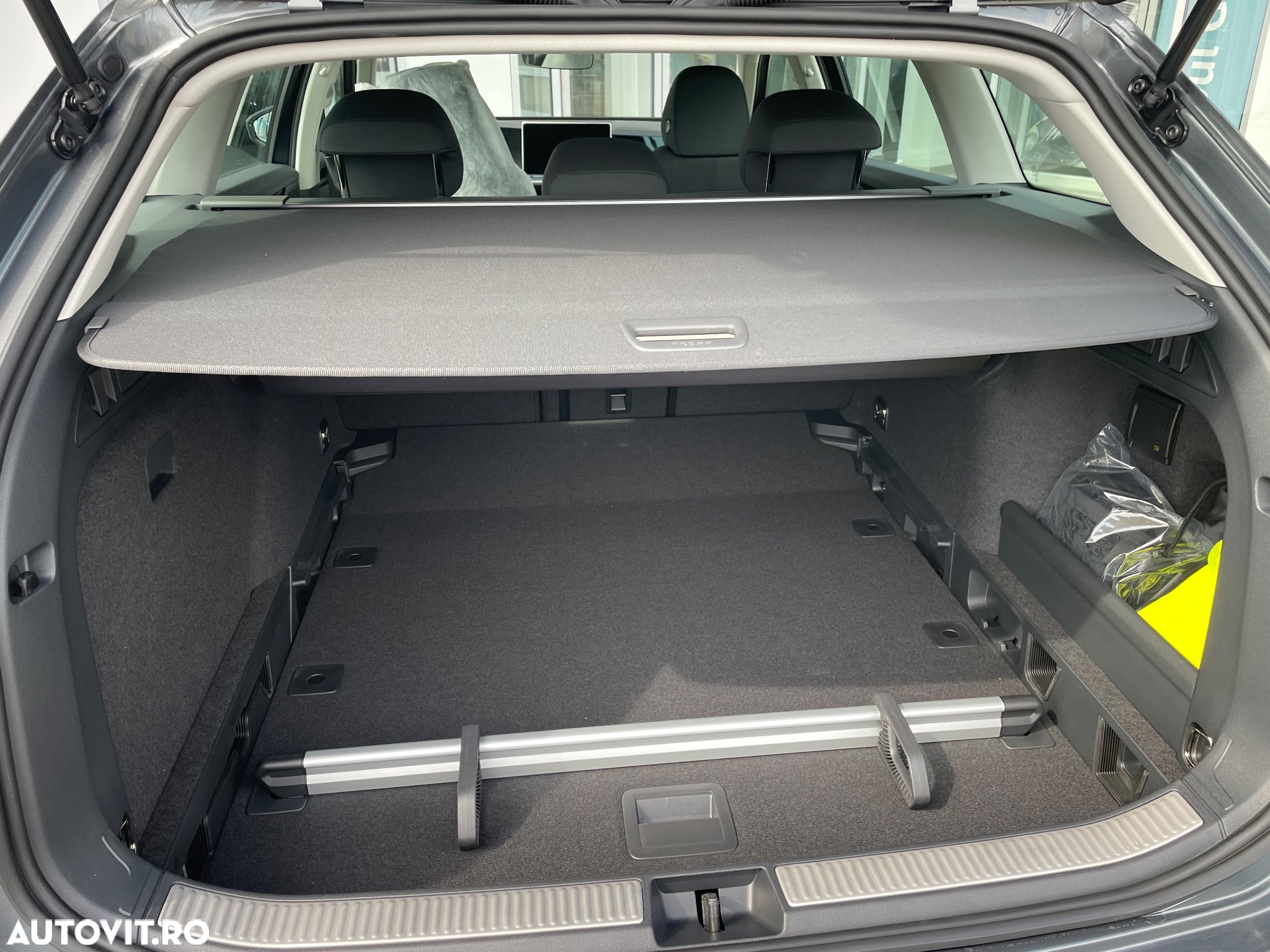 Volkswagen Passat Variant 1.5 eTSI DSG MHEV Base - 4