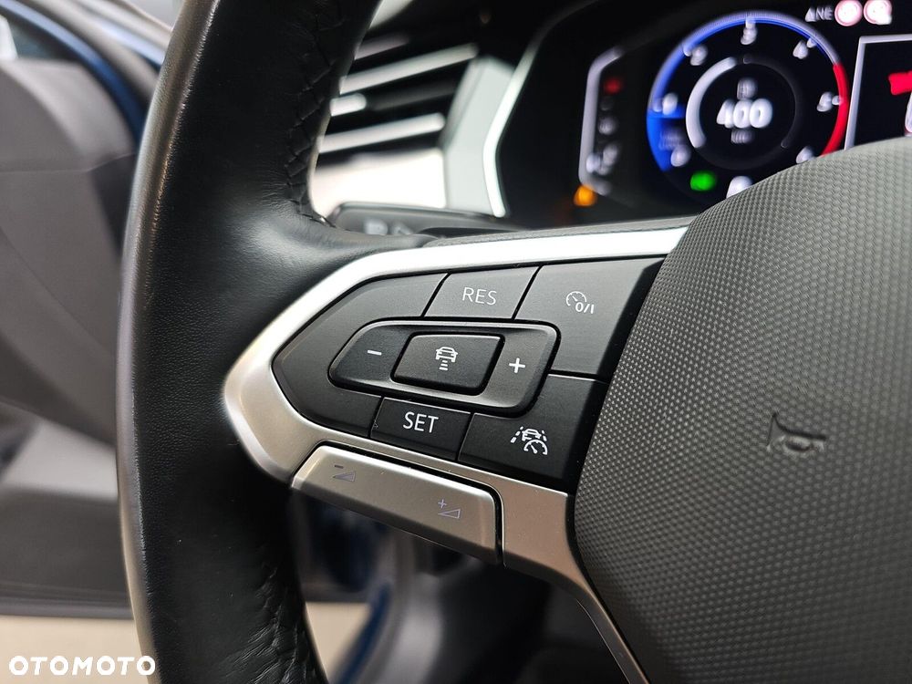 Volkswagen Passat Variant 2.0 TDI Elegance DSG - 14