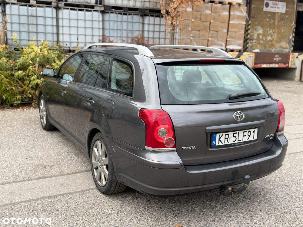 Toyota Avensis 2.0 D-4D Sol+NAVI - 14