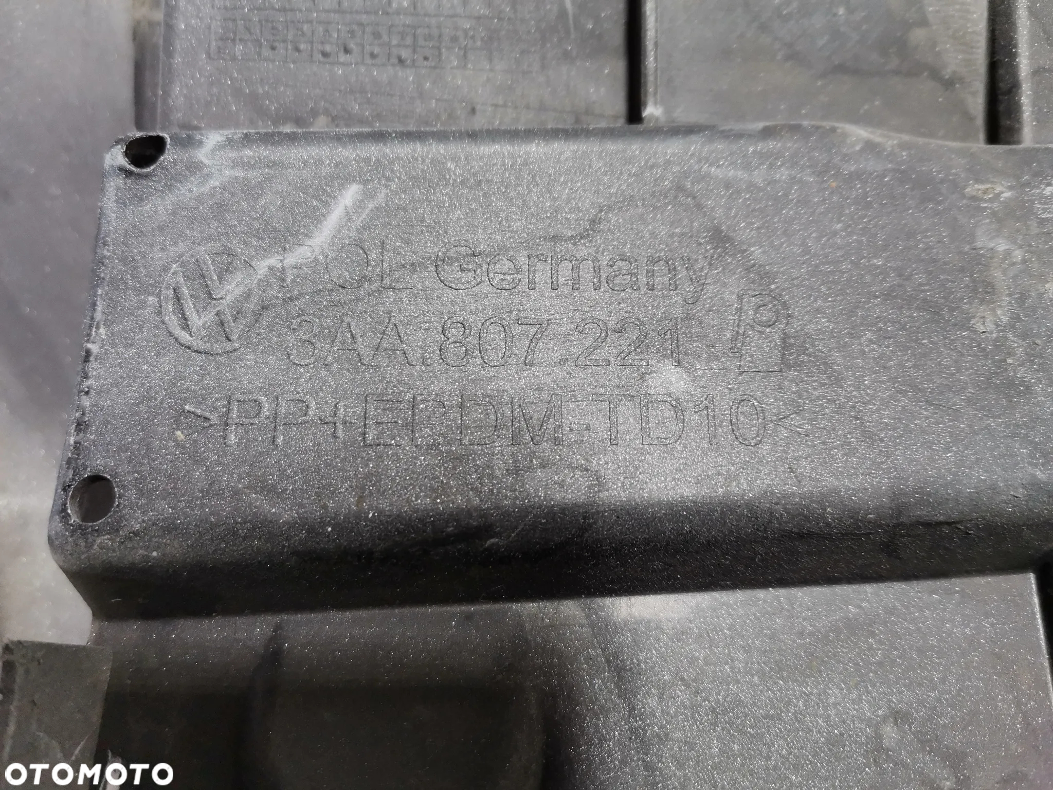 Zderzak Przód Przedni VOLKSWAGEN PASSAT B7 3AA kod lak LA8X 10-15 - 13