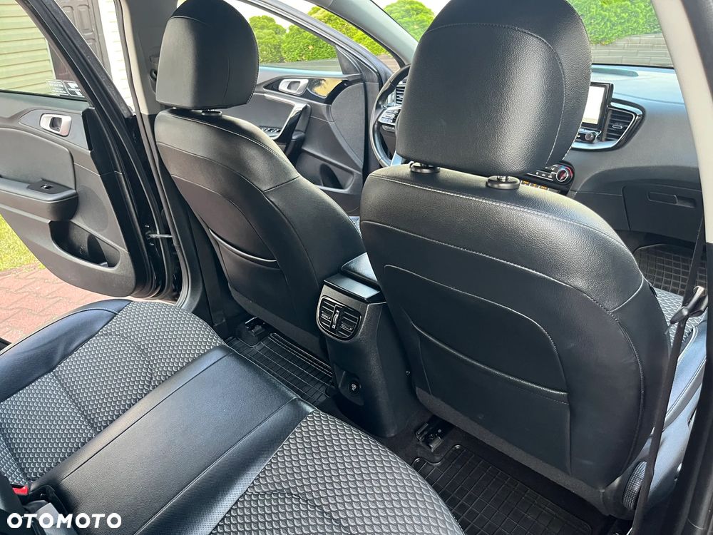 Kia Ceed 1.6 GDI PHEV Business Line DCT - 21