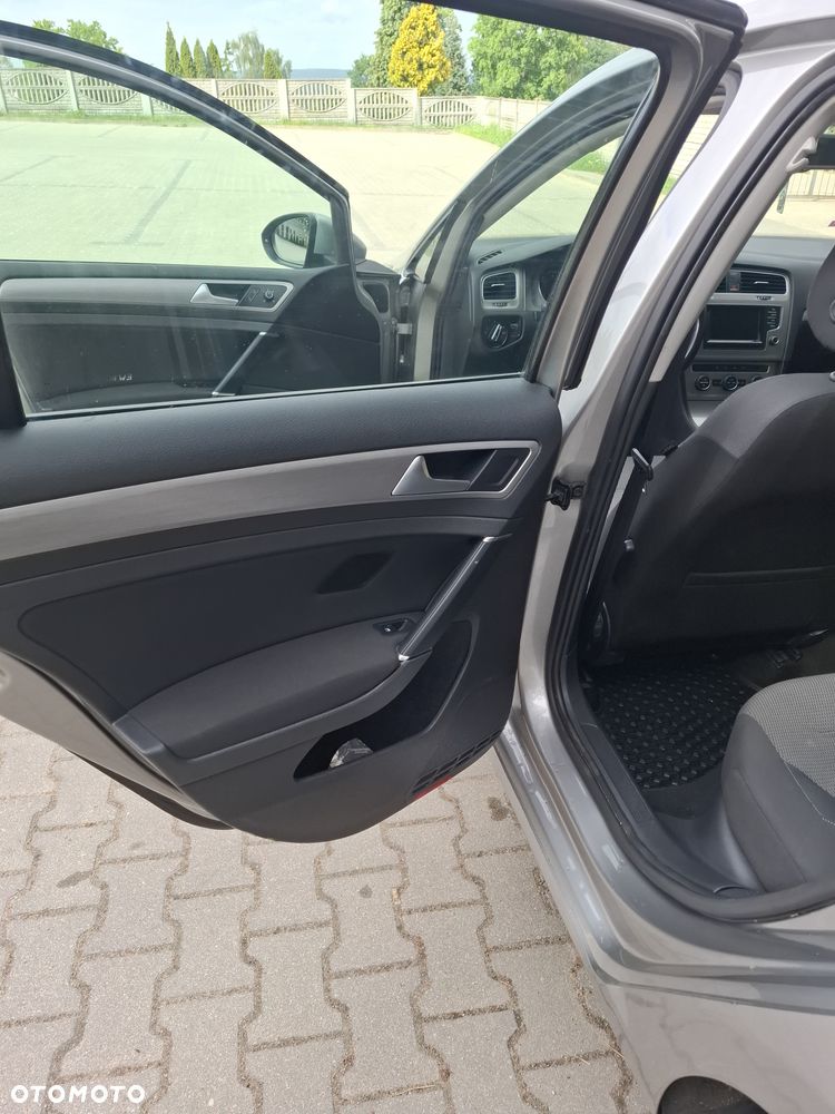 Volkswagen Golf 1.6 TDI BlueMotion Technology Comfortline - 19
