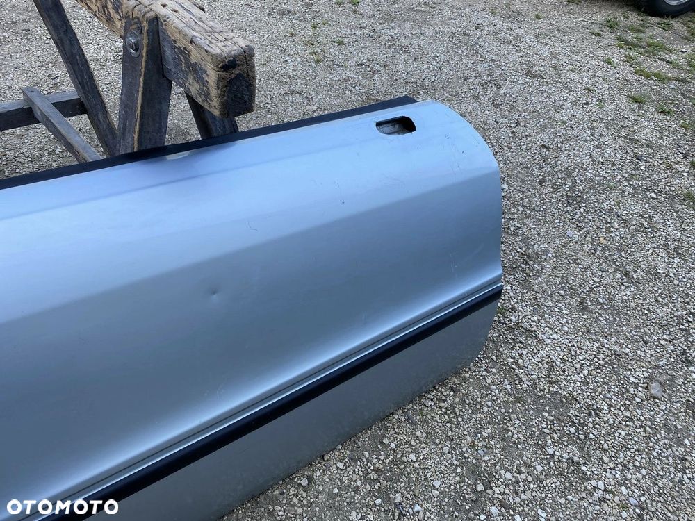 DRZWI PRZEDNIE PRAWE AUDI B3 B4 - 2
