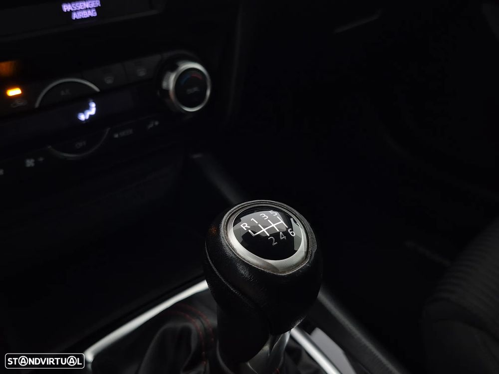 Mazda 3 1.5 Sky-G Evolve HS Navi - 16