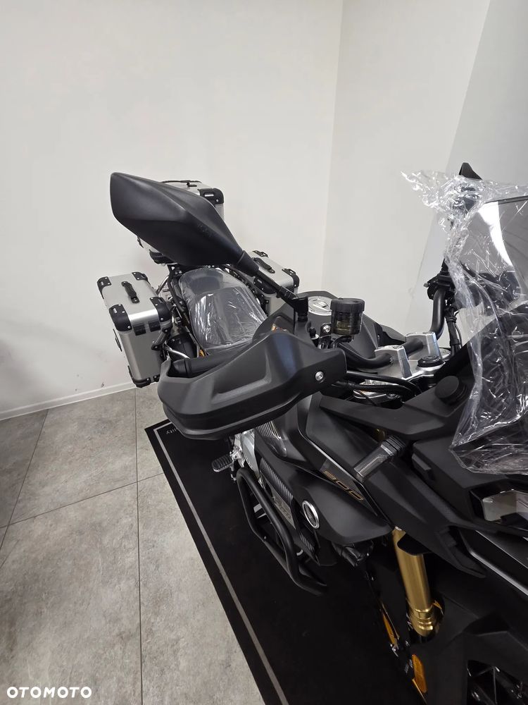VOGE 900DSX - 29