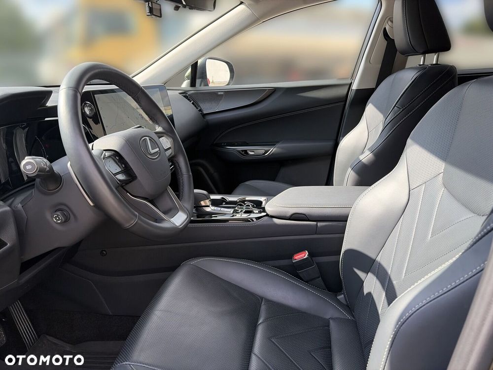Lexus NX 350h Omotenashi AWD - 14