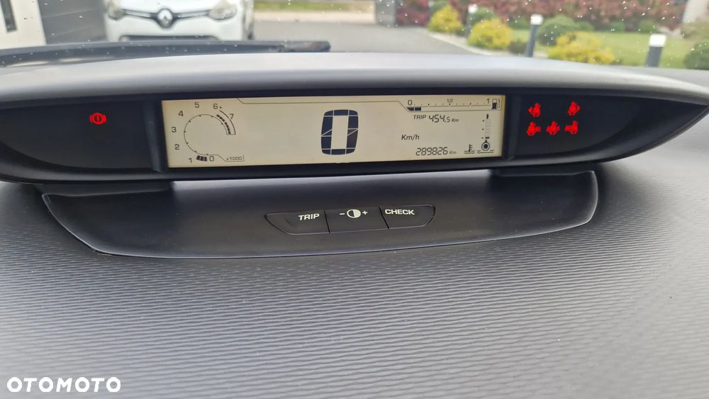 Citroën C4 1.4 16V Style - 29