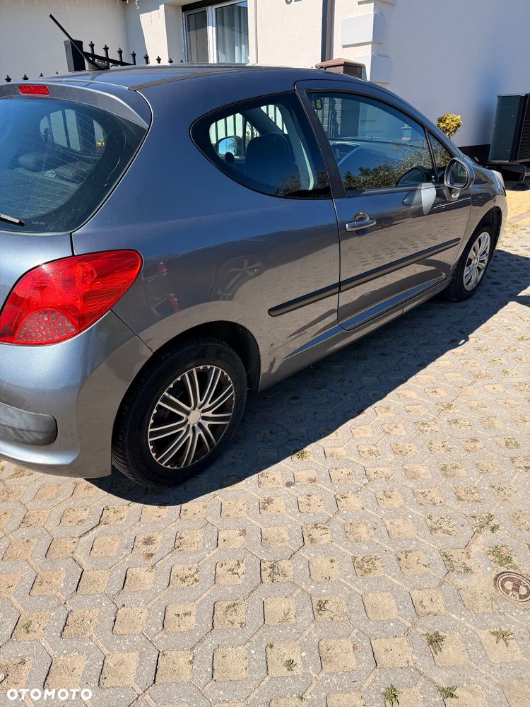 Peugeot 207 1.4 HDi Presence - 2