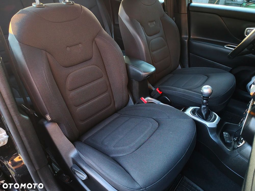 Jeep Renegade 1.4 MultiAir Limited - 30