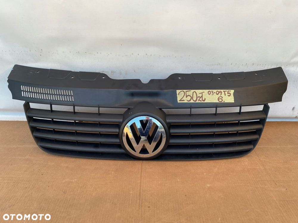 VW T5 CARAVELLE MULTIVAN 03- ATRAPA GRILL ORYGINAŁ ZNACZEK CHROM 7H0807101 - 1