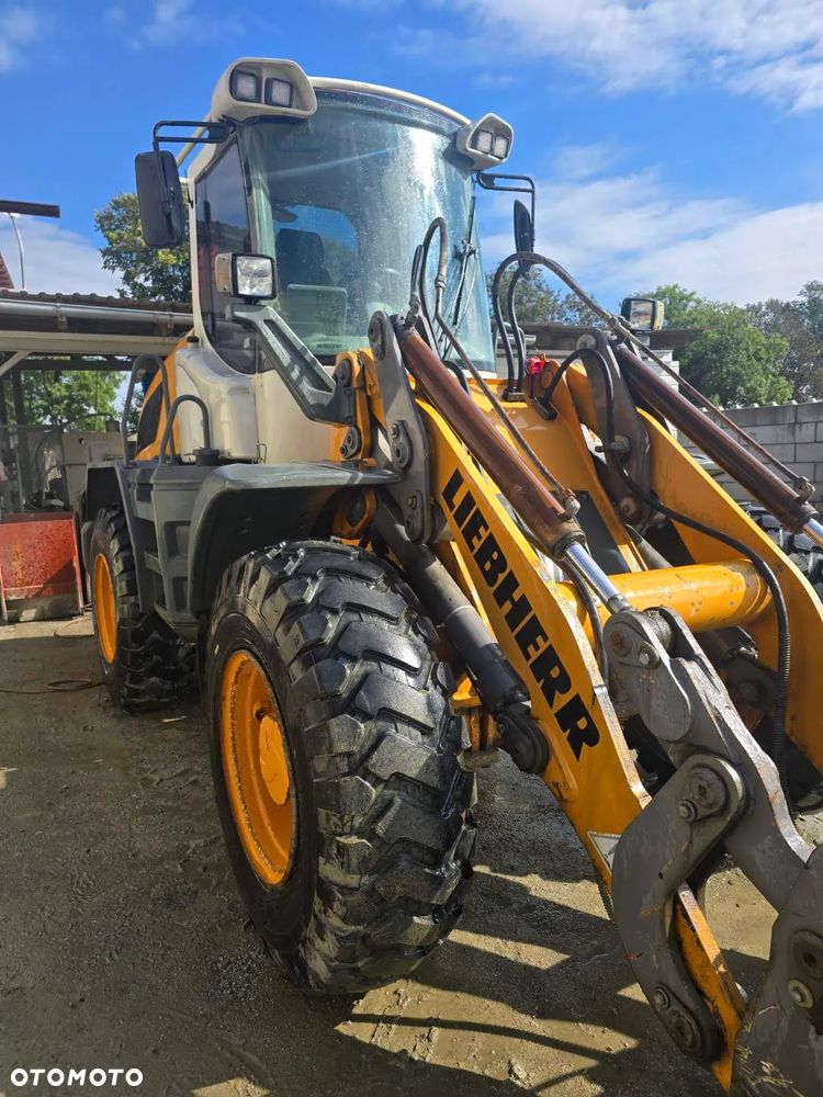 Liebherr L528 - 11
