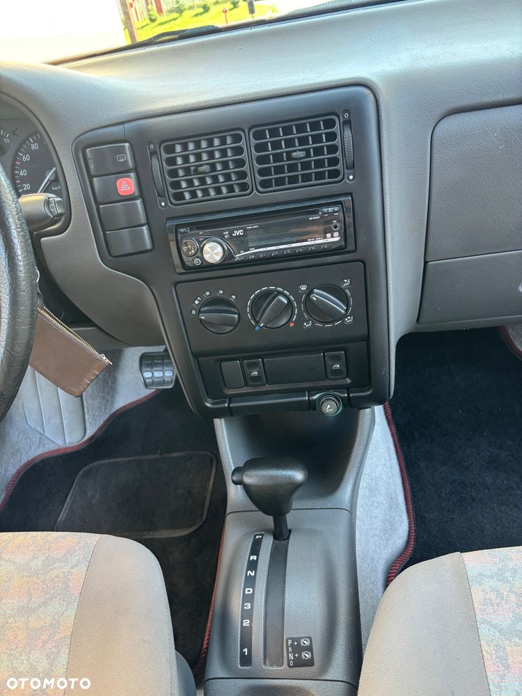 Volkswagen Polo - 31
