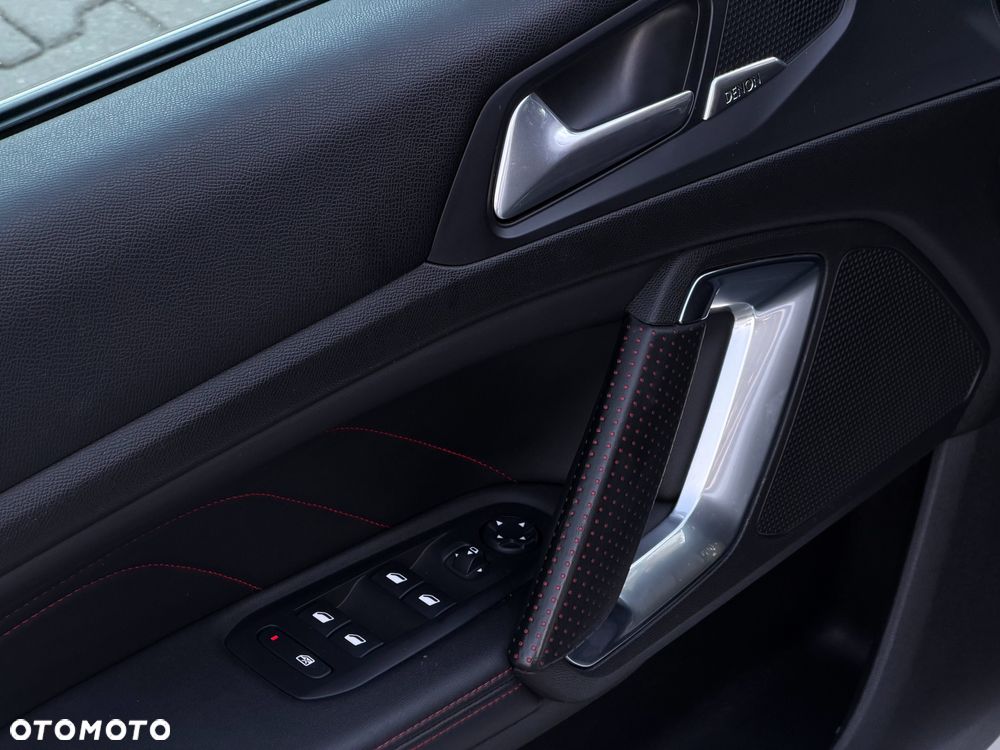 Peugeot 308 BlueHDi FAP 180 EAT8 Stop & Start GT - 24