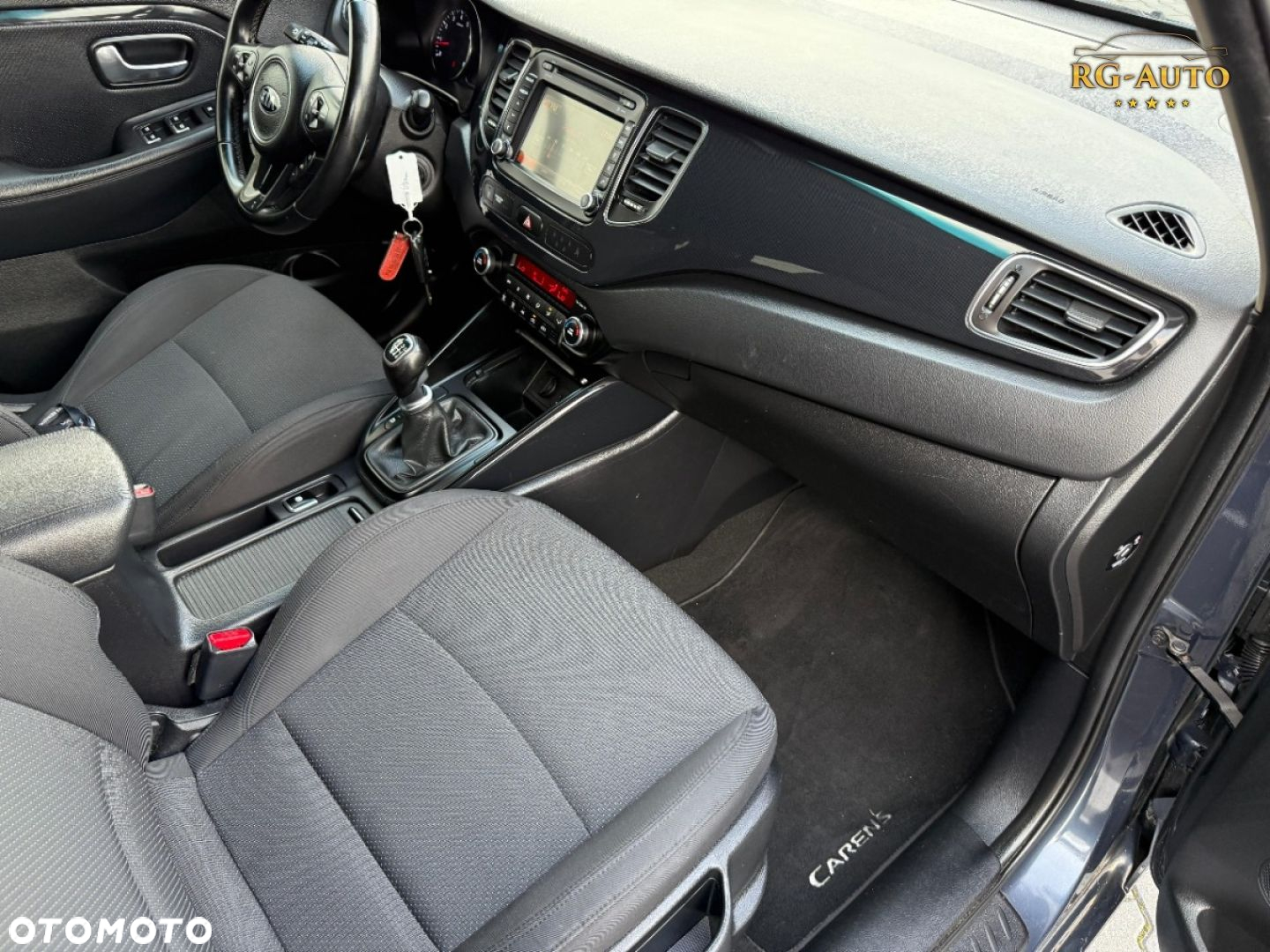 Kia Carens - 26