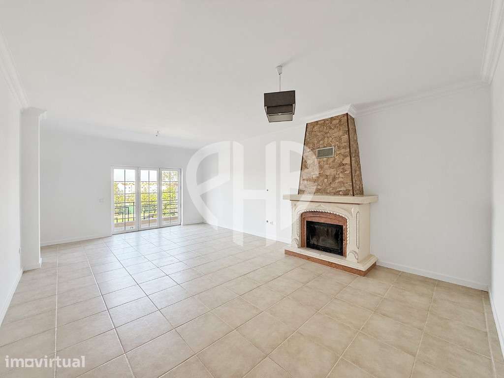 Moradia T4 com piscina e terreno de 900m2 - Quinta da Serralheira -... - Grande imagem: 2/60