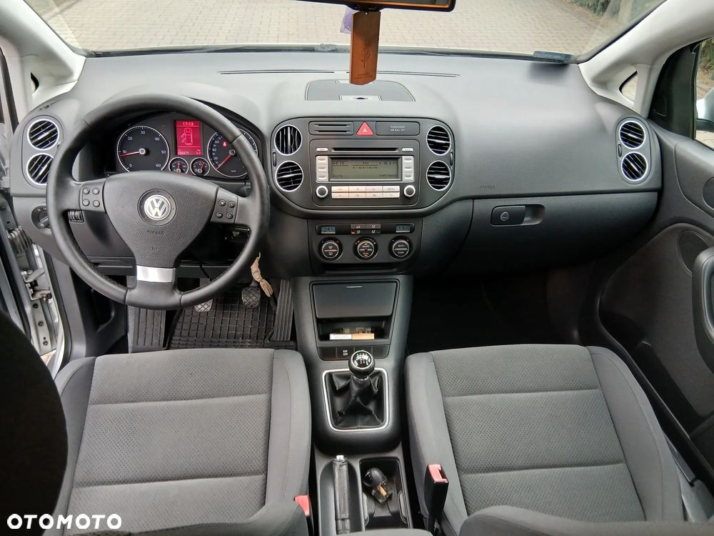 Volkswagen Golf Plus 2.0 TDI DPF Comfortline - 23