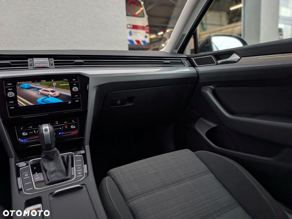 Volkswagen Passat 2.0 TSI Business DSG - 14