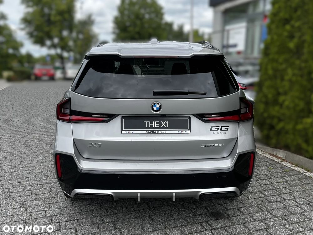 BMW iX1 eDrive20 66.5kWh M Sport Edition - 13