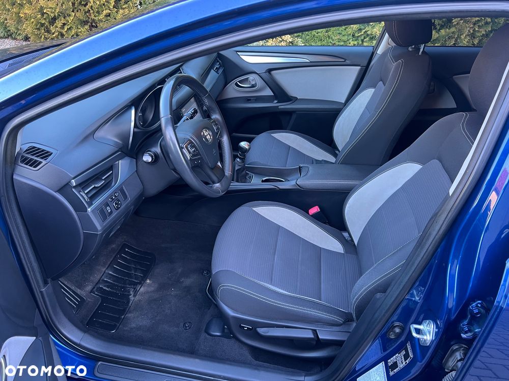 Toyota Avensis 2.0 D-4D Premium - 17