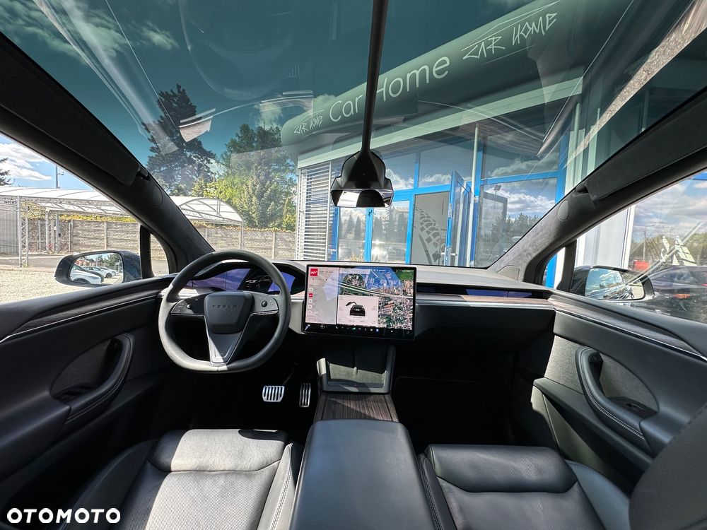 Tesla Model X - 20