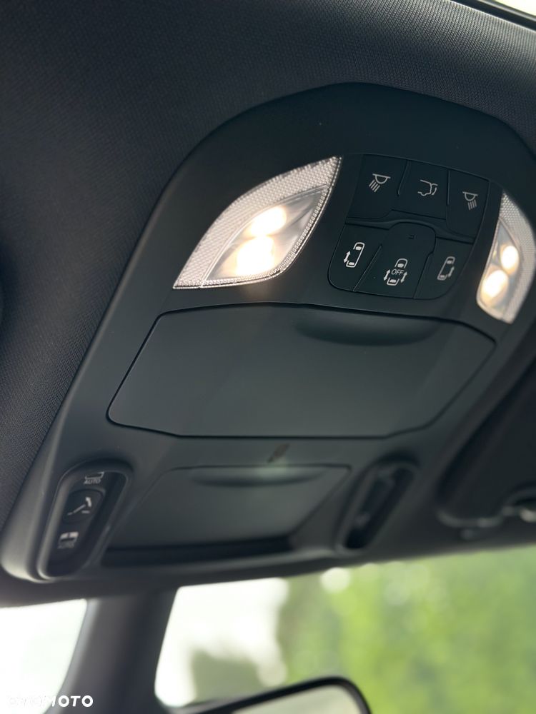 Chrysler Pacifica - 28