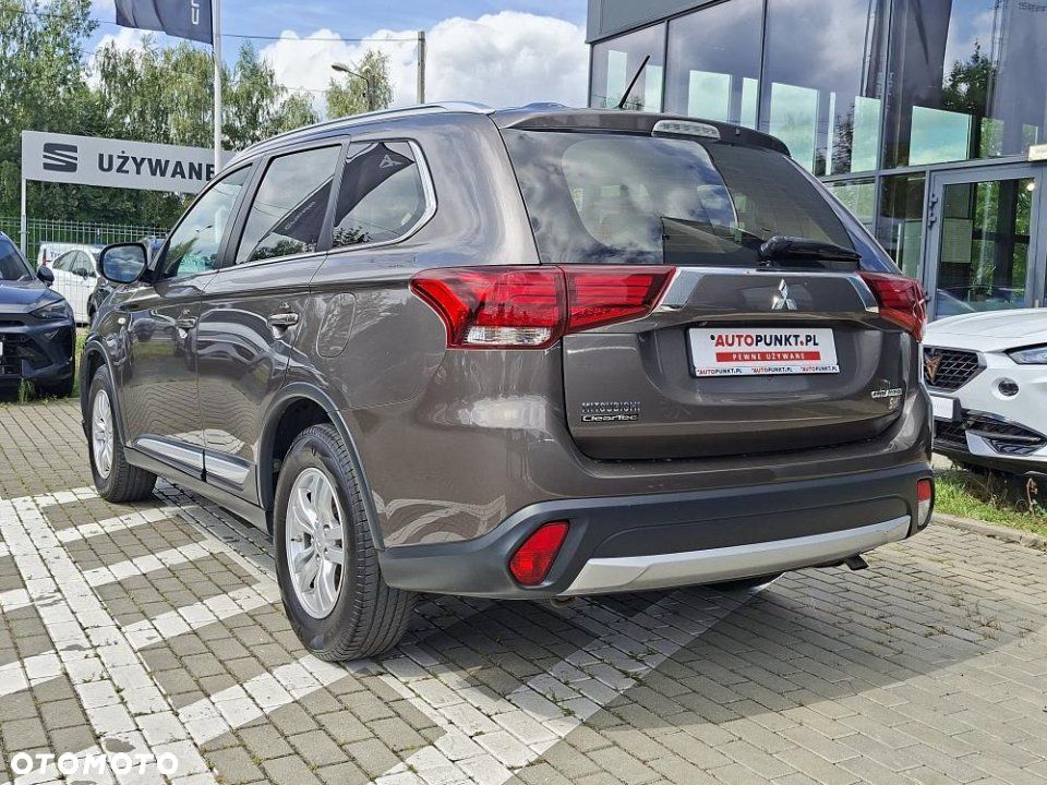 Mitsubishi Outlander - 3