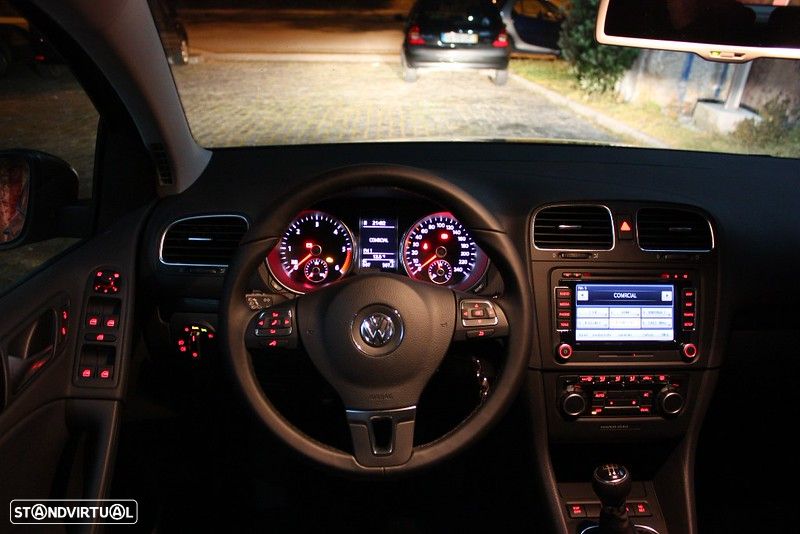 VW Golf 2.0 TDi Confortline - 28