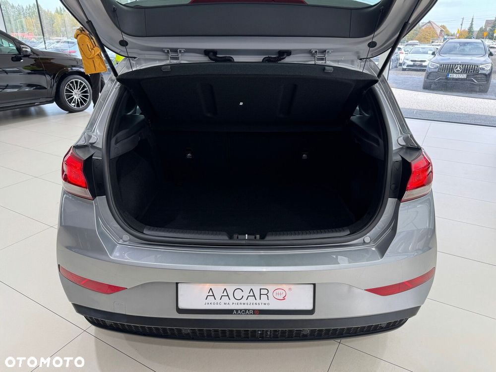 Hyundai i30 1.5 DPI Classic + - 17