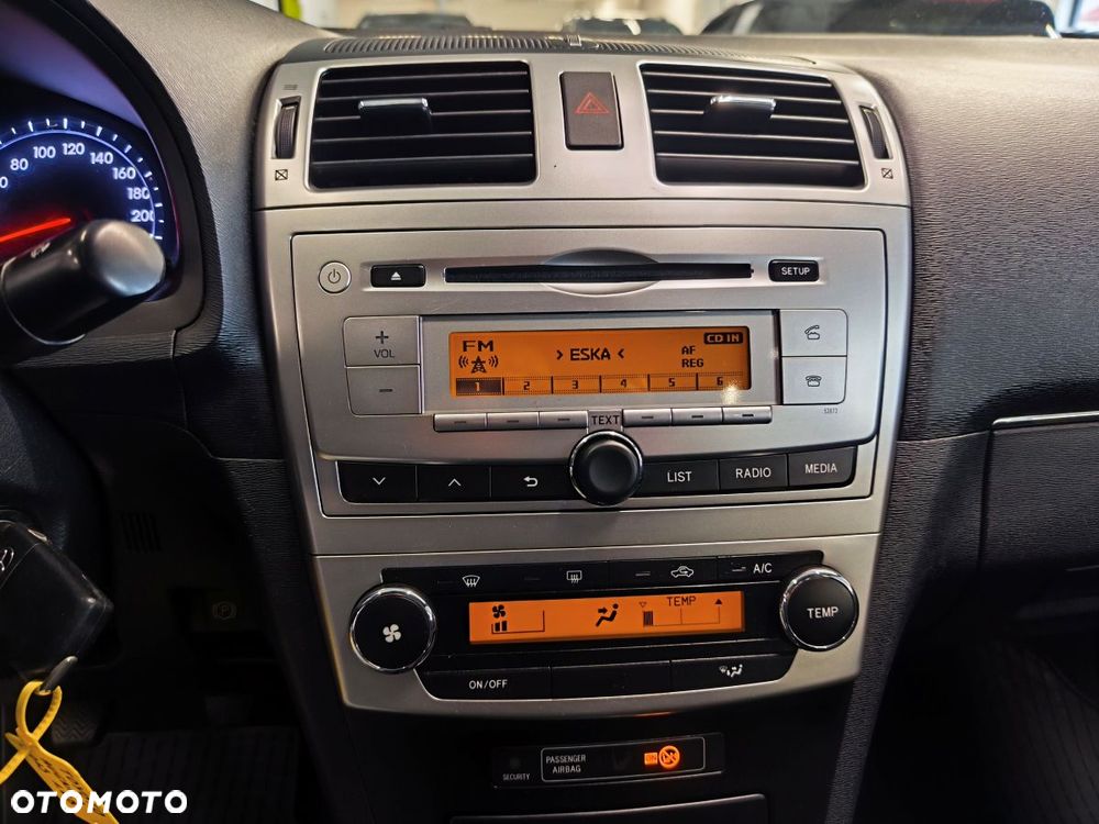 Toyota Avensis 1.8 Sol - 10